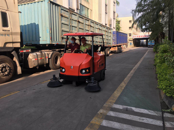 工業(yè)掃地車品牌